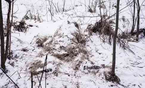 PRONAĐITE UKRAJINSKE SNAJPERISTE SAKRIVENE U SNEGU: Savršeno kamuflirani u zimskim uslovima! (FOTO)